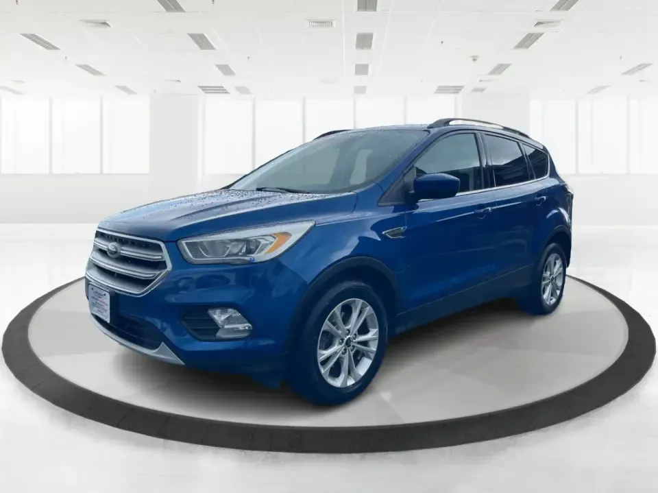 2017 Ford Escape SE (1FMCU0GD5HU) with an 1.5L L4 DOHC 16V engine, 6A transmission, located at 1184 Kauffman Ave, Fairborn, OH, 45324, (937) 908-9800, 39.807072, -84.030914 - **Adventure Awaits in This 2017 Ford Escape SE Perfect for Your Ohio Lifestyle!**<br /> <br /> Are you ready to embrace the open road? Whether you're commuting to work, taking the kids to soccer practice, or planning a weekend getaway to nearby attractions like the National Museum of the U.S. Air F - Photo#8