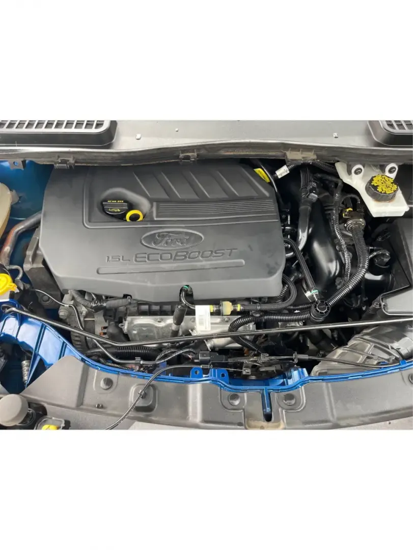 2017 Ford Escape SE (1FMCU0GD5HU) with an 1.5L L4 DOHC 16V engine, 6A transmission, located at 1184 Kauffman Ave, Fairborn, OH, 45324, (937) 908-9800, 39.807072, -84.030914 - **Adventure Awaits in This 2017 Ford Escape SE Perfect for Your Ohio Lifestyle!**<br /> <br /> Are you ready to embrace the open road? Whether you're commuting to work, taking the kids to soccer practice, or planning a weekend getaway to nearby attractions like the National Museum of the U.S. Air F - Photo#11