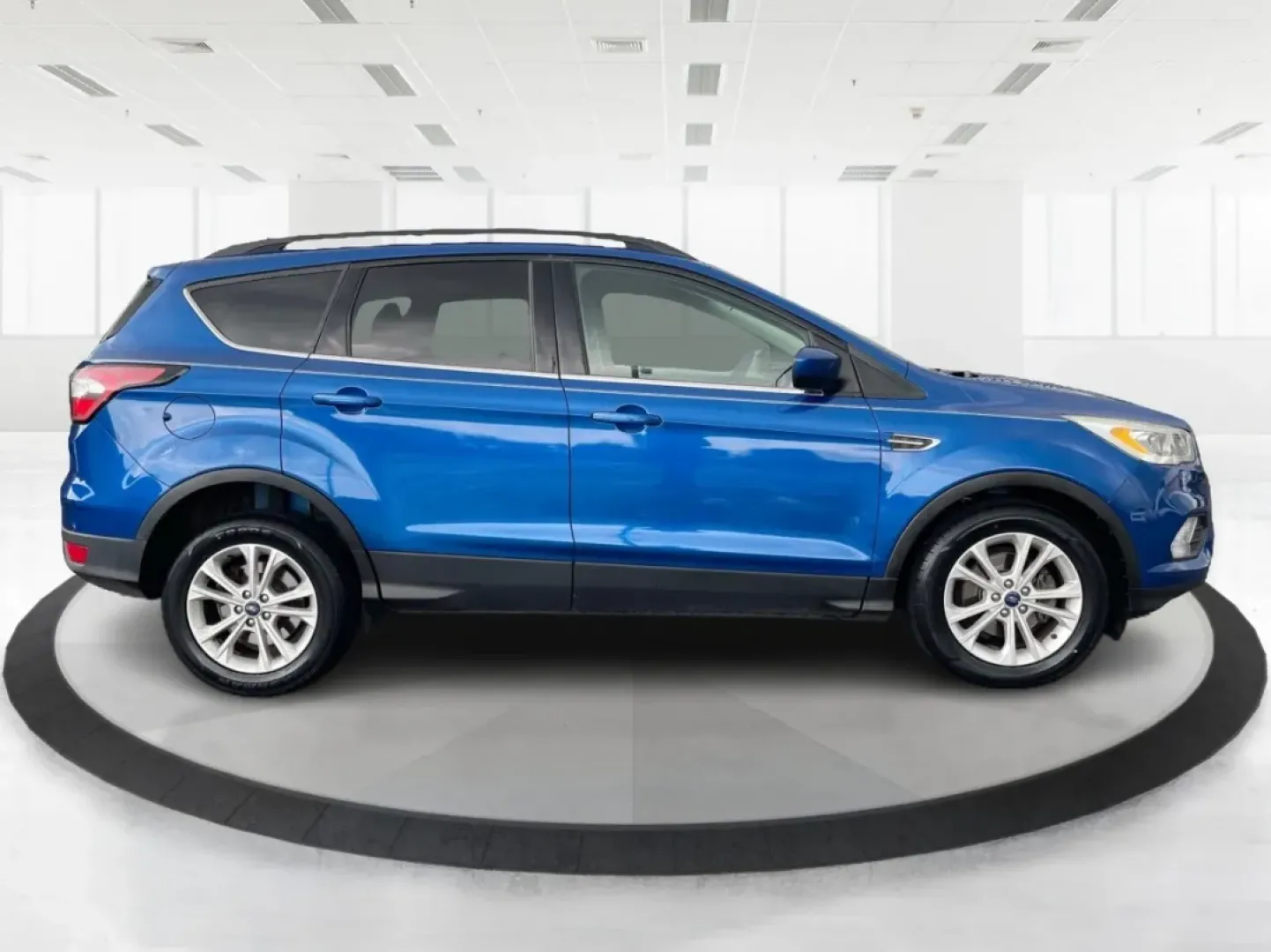 2017 Ford Escape SE (1FMCU0GD5HU) with an Other engine, located at 401 Woodman Dr, Riverside, OH, 45431, (937) 908-9800, 39.760899, -84.123421 - **Adventure Awaits in This 2017 Ford Escape SE Perfect for Your Ohio Lifestyle!**<br /> <br /> Are you ready to embrace the open road? Whether you're commuting to work, taking the kids to soccer practice, or planning a weekend getaway to nearby attractions like the National Museum of the U.S. Air F - Photo#1