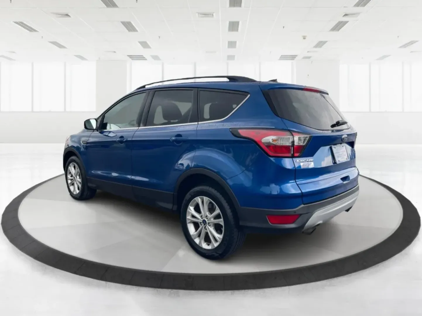 2017 Ford Escape SE (1FMCU0GD5HU) with an Other engine, located at 401 Woodman Dr, Riverside, OH, 45431, (937) 908-9800, 39.760899, -84.123421 - **Adventure Awaits in This 2017 Ford Escape SE Perfect for Your Ohio Lifestyle!**<br /> <br /> Are you ready to embrace the open road? Whether you're commuting to work, taking the kids to soccer practice, or planning a weekend getaway to nearby attractions like the National Museum of the U.S. Air F - Photo#4