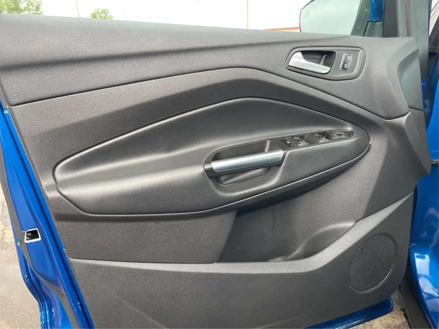 2017 Ford Escape SE (1FMCU0GD5HU) with an Other engine, located at 401 Woodman Dr, Riverside, OH, 45431, (937) 908-9800, 39.760899, -84.123421 - **Adventure Awaits in This 2017 Ford Escape SE Perfect for Your Ohio Lifestyle!**<br /> <br /> Are you ready to embrace the open road? Whether you're commuting to work, taking the kids to soccer practice, or planning a weekend getaway to nearby attractions like the National Museum of the U.S. Air F - Photo#18