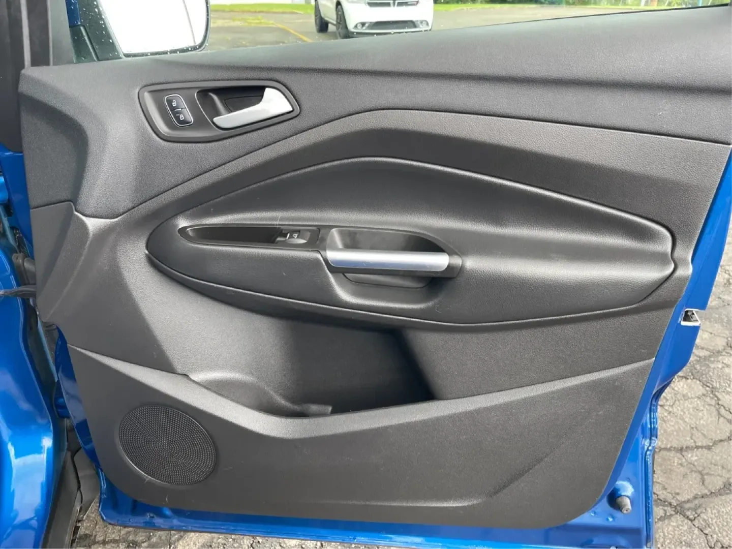 2017 Ford Escape SE (1FMCU0GD5HU) with an Other engine, located at 401 Woodman Dr, Riverside, OH, 45431, (937) 908-9800, 39.760899, -84.123421 - **Adventure Awaits in This 2017 Ford Escape SE Perfect for Your Ohio Lifestyle!**<br /> <br /> Are you ready to embrace the open road? Whether you're commuting to work, taking the kids to soccer practice, or planning a weekend getaway to nearby attractions like the National Museum of the U.S. Air F - Photo#19