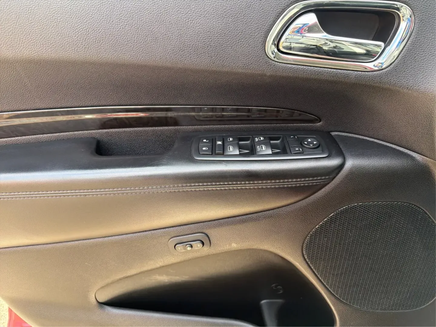 2013 Dodge Durango Crew (1C4RDJDG4DC) with an Other engine, located at 8750 N County Rd 25A, Piqua, OH, 45356, (937) 908-9800, 40.164391, -84.232513 - Are you ready to elevate your family adventures or tackle your daily commute with unparalleled ease? Look no further than this stunning 2013 Dodge Durango Crew, now available at Advantage Car and Credit in New Carlisle, OH. Perfect for growing families and those who love weekend getaways, this SUV n - Photo#19