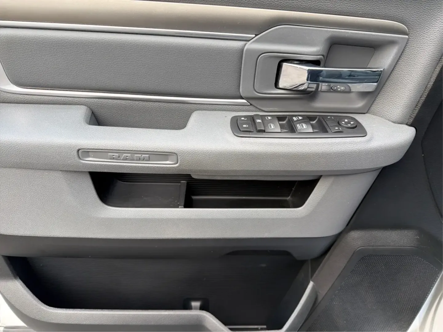 2017 Ram 1500 SLT (1C6RR7LT9HS) with an Other engine, located at 8750 N County Rd 25A, Piqua, OH, 45356, (937) 908-9800, 40.164391, -84.232513 - **Discover Your Next Adventure in the 2017 Ram 1500 SLT Crew Cab!**<br /> <br /> Are you ready to elevate your lifestyle with a rugged yet sophisticated vehicle? Look no further than this stunning 2017 Ram 1500 SLT Crew Cab, available now at Advantage Car and Credit in Piqua, OH. Whether you're a gr - Photo#18