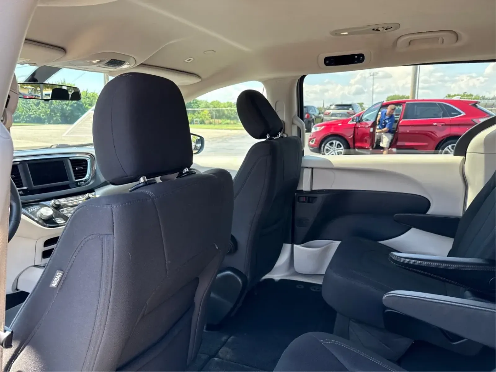 2018 Chrysler Pacifica Touring (2C4RC1DG2JR) with an 3.6L V-6 DOHC engine, located at 1951 S Dayton Lakeview Rd., New Carlisle, OH, 45344, (937) 908-9800, 39.890999, -84.050255 - Discover the ultimate family vehicle that perfectly balances comfort, space, and versatility-the 2018 Chrysler Pacifica Touring. Ideal for growing families and those who crave adventure, this passenger van is ready to take you on unforgettable road trips or to simply navigate the daily grind in styl - Photo#10