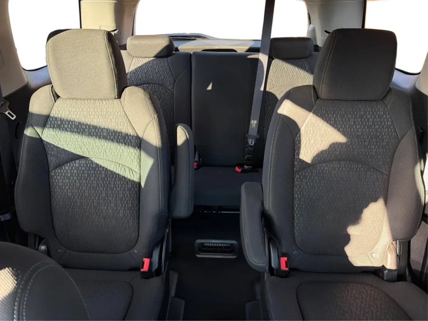 2014 GMC Acadia SLE-2 AWD (1GKKVPKD1EJ) with an 3.6L V6 DOHC 24V engine, 6-Speed Automatic transmission, located at 1230 East Main St, Xenia, OH, 45385, (937) 908-9800, 39.688026, -83.910172 - If you're searching for the perfect family SUV that balances style, comfort, and an adventurous spirit, look no further than this stunning 2014 GMC Acadia SLE-2 AWD, now available at Advantage Car and Credit in Fairborn, OH. With spacious seating for up to eight passengers and the versatility needed - Photo#14