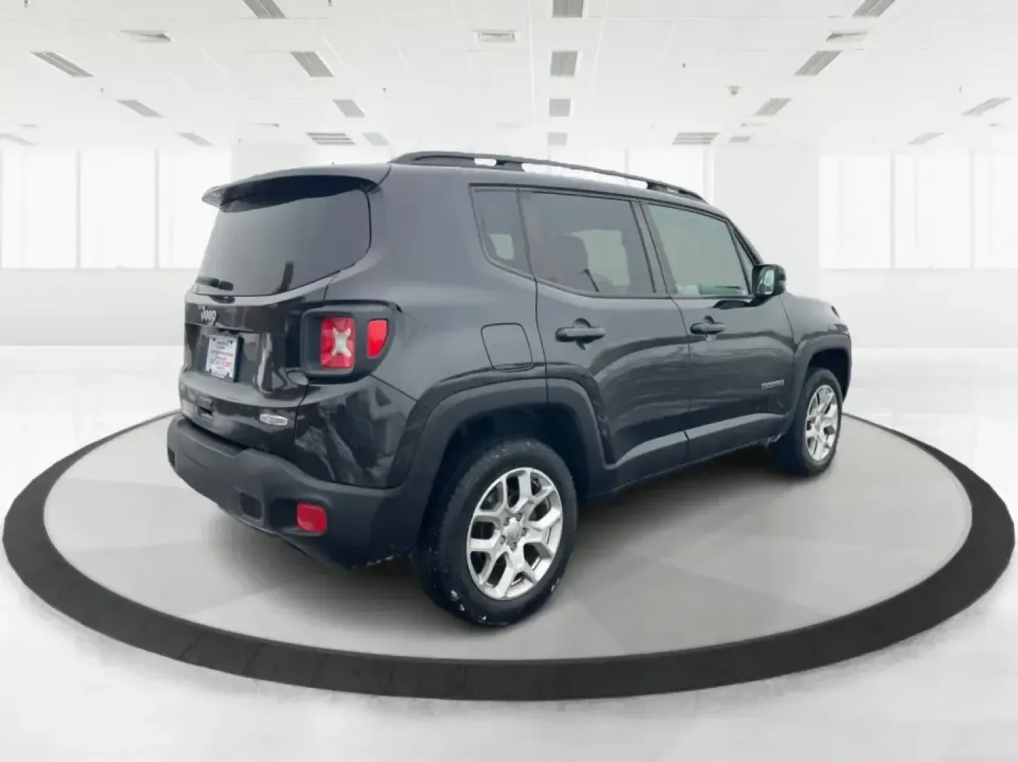 2018 Jeep Renegade Latitude 4x4 (ZACCJBBB5JP) with an 2.4L L4 DOHC 16V engine, 6M transmission, located at 8750 N County Rd 25A, Piqua, OH, 45356, (937) 908-9800, 40.164391, -84.232513 - **Explore New Adventures with the 2018 Jeep Renegade Latitude 4x4!**<br /> <br /> Are you ready to elevate your adventures with a vehicle that perfectly balances style, comfort, and capability? Look no further than this striking 2018 Jeep Renegade Latitude 4x4, available now at Advantage Car and Cre - Photo#2