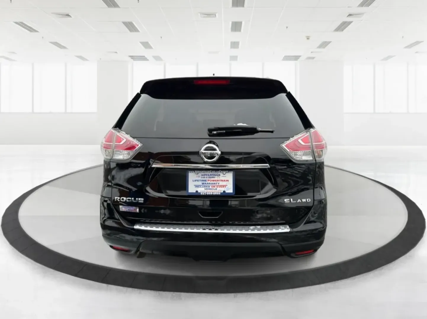 2015 Nissan Rogue SL (5N1AT2MV1FC) with an 2.5L I-4 DOHC engine, located at 8750 N County Rd 25A, Piqua, OH, 45356, (937) 908-9800, 40.164391, -84.232513 - **Adventure Awaits in the 2015 Nissan Rogue SL Perfect for Your Active Lifestyle!**<br /> <br /> Are you in search of a reliable SUV that can handle weekend getaways, family road trips, or daily commutes with ease? Look no further than this 2015 Nissan Rogue SL, available now at Advantage Car and C - Photo#3