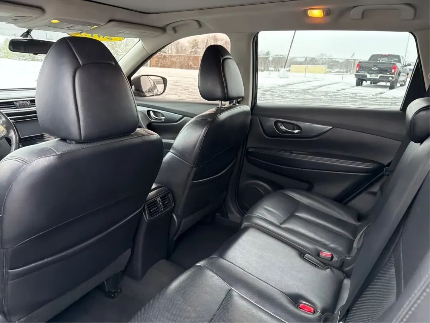 2015 Nissan Rogue SL (5N1AT2MV1FC) with an 2.5L I-4 DOHC engine, located at 8750 N County Rd 25A, Piqua, OH, 45356, (937) 908-9800, 40.164391, -84.232513 - **Adventure Awaits in the 2015 Nissan Rogue SL Perfect for Your Active Lifestyle!**<br /> <br /> Are you in search of a reliable SUV that can handle weekend getaways, family road trips, or daily commutes with ease? Look no further than this 2015 Nissan Rogue SL, available now at Advantage Car and C - Photo#10