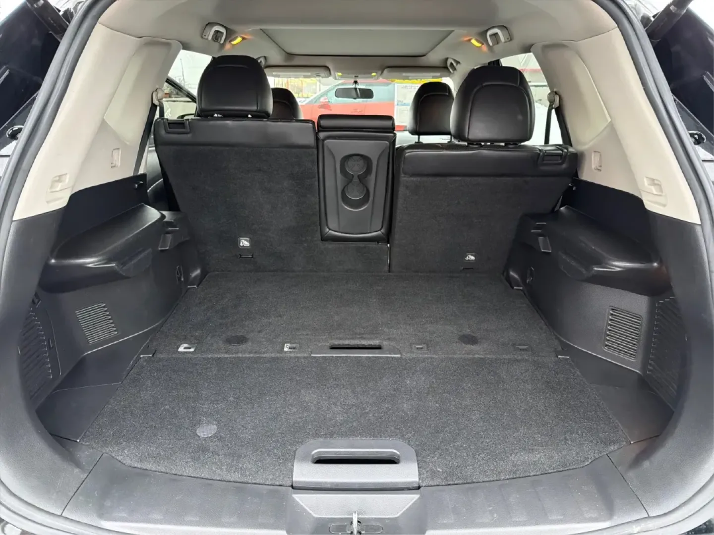 2015 Nissan Rogue SL (5N1AT2MV1FC) with an 2.5L I-4 DOHC engine, located at 8750 N County Rd 25A, Piqua, OH, 45356, (937) 908-9800, 40.164391, -84.232513 - **Adventure Awaits in the 2015 Nissan Rogue SL Perfect for Your Active Lifestyle!**<br /> <br /> Are you in search of a reliable SUV that can handle weekend getaways, family road trips, or daily commutes with ease? Look no further than this 2015 Nissan Rogue SL, available now at Advantage Car and C - Photo#12