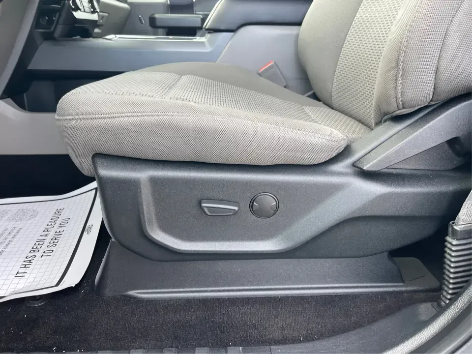 2019 Ford F-150 XLT (1FTFW1E42KK) with an 3.5L V6 DOHC 24V engine, 6A transmission, located at 401 Woodman Dr, Riverside, OH, 45431, (937) 908-9800, 39.760899, -84.123421 - **Experience Adventure and Reliability with the 2019 Ford F-150 XLT at Advantage Car and Credit - New Carlisle!**<br /> <br /> Are you in search of a vehicle that can keep up with your active lifestyle? Whether you're hauling the family for a weekend getaway, navigating daily commutes, or tackling o - Photo#17