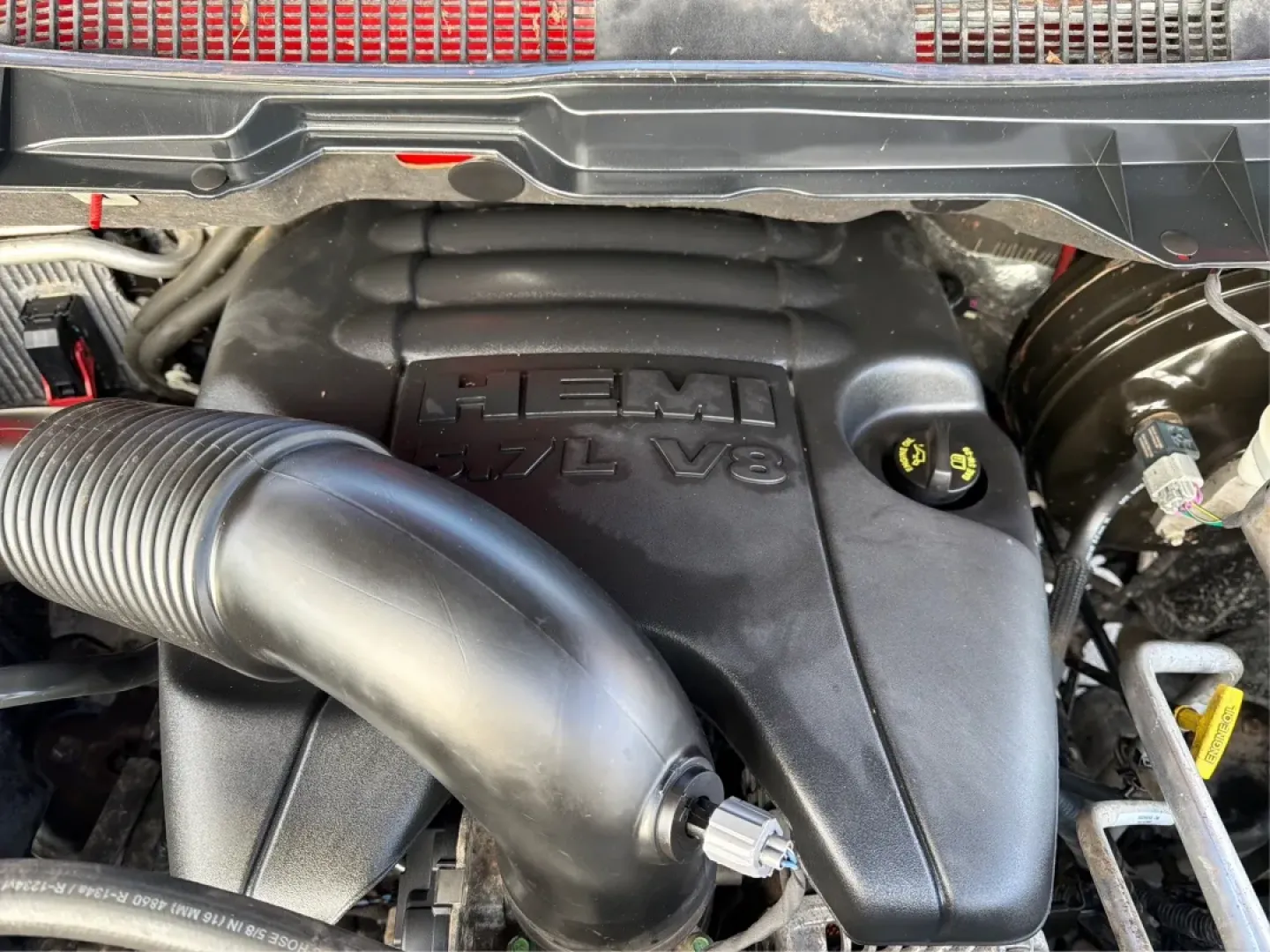 2016 Ram 1500 SLT (1C6RR7GT8GS) with an Other engine, located at 880 E. National Road, Vandalia, OH, 45377, (937) 908-9800, 39.891918, -84.183594 - Are you ready to elevate your adventures and tackle any terrain with confidence? Discover the perfect blend of rugged capability and modern comfort with this stunning 2016 Ram 1500 SLT, now available at Advantage Car and Credit in Vandalia, OH. With its striking Flame Red Clearcoat exterior and robu - Photo#11