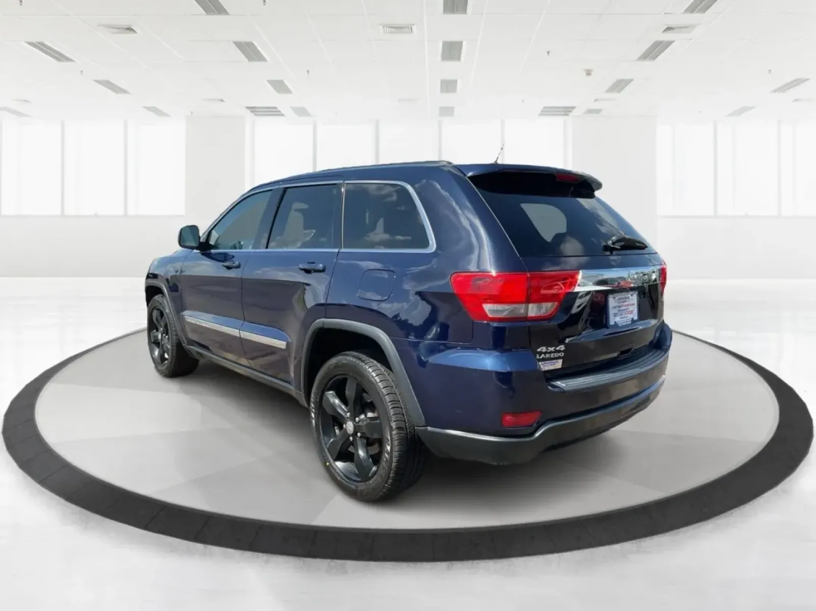 2013 Jeep Grand Cherokee Laredo (1C4RJFAG7DC) with an Other engine, located at 1951 S Dayton Lakeview Rd., New Carlisle, OH, 45344, (937) 908-9800, 39.890999, -84.050255 - Are you ready to elevate your driving experience? Whether you're a growing family in need of spacious comfort, a weekend adventurer seeking reliability, or simply someone looking for a dependable daily driver, the 2013 Jeep Grand Cherokee Laredo is the perfect vehicle for you. Located at Advantage C - Photo#4