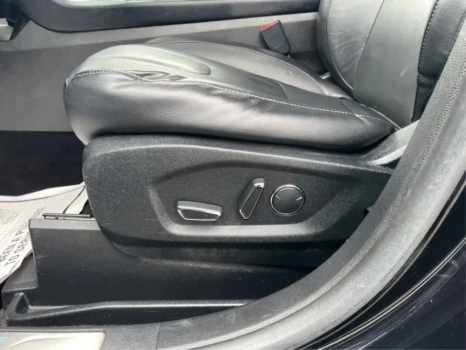 2017 Ford Edge Titanium (2FMPK4K86HB) with an 3.5L V6 DOHC 24V engine, 6A transmission, located at 8750 N County Rd 25A, Piqua, OH, 45356, (937) 908-9800, 40.164391, -84.232513 - Unleash your adventurous spirit with the 2017 Ford Edge Titanium SUV, now available at Advantage Car and Credit in New Carlisle, OH! This versatile vehicle is perfect for families on the go, commuters looking for comfort, or anyone who enjoys weekend adventures. With a spacious interior and robust c - Photo#18