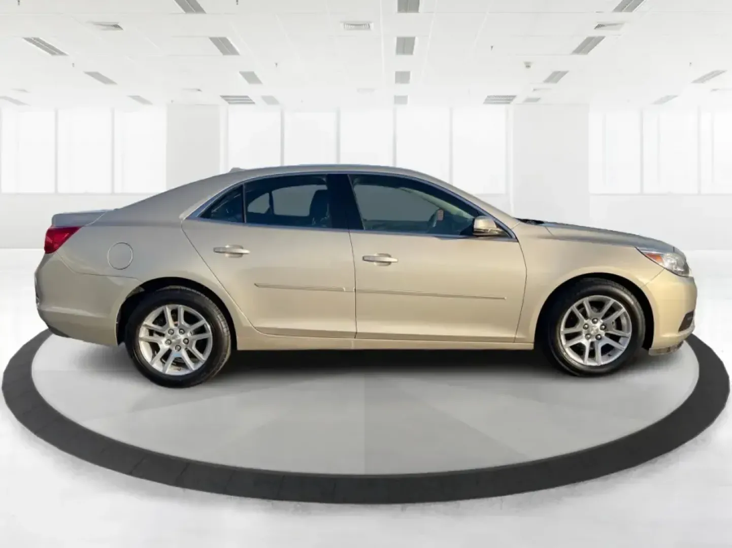 2014 Chevrolet Malibu 1LT (1G11C5SL7EF) with an ECOTEC 2.5L I-4 gasoline direct injection engine, 6-Speed Automatic transmission, located at 880 E. National Road, Vandalia, OH, 45377, (937) 908-9800, 39.891918, -84.183594 - Are you ready to elevate your daily commute or make unforgettable memories on weekend adventures? The 2014 Chevrolet Malibu 1LT, now available at Advantage Car and Credit in Xenia, OH, is the perfect sedan for those seeking a reliable, stylish, and feature-packed vehicle without breaking the bank. W - Photo#1