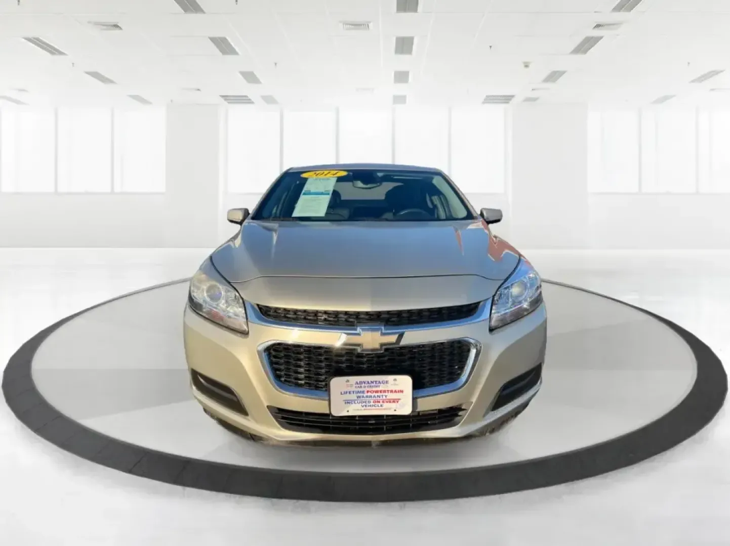 2014 Chevrolet Malibu 1LT (1G11C5SL7EF) with an ECOTEC 2.5L I-4 gasoline direct injection engine, 6-Speed Automatic transmission, located at 880 E. National Road, Vandalia, OH, 45377, (937) 908-9800, 39.891918, -84.183594 - Are you ready to elevate your daily commute or make unforgettable memories on weekend adventures? The 2014 Chevrolet Malibu 1LT, now available at Advantage Car and Credit in Xenia, OH, is the perfect sedan for those seeking a reliable, stylish, and feature-packed vehicle without breaking the bank. W - Photo#7