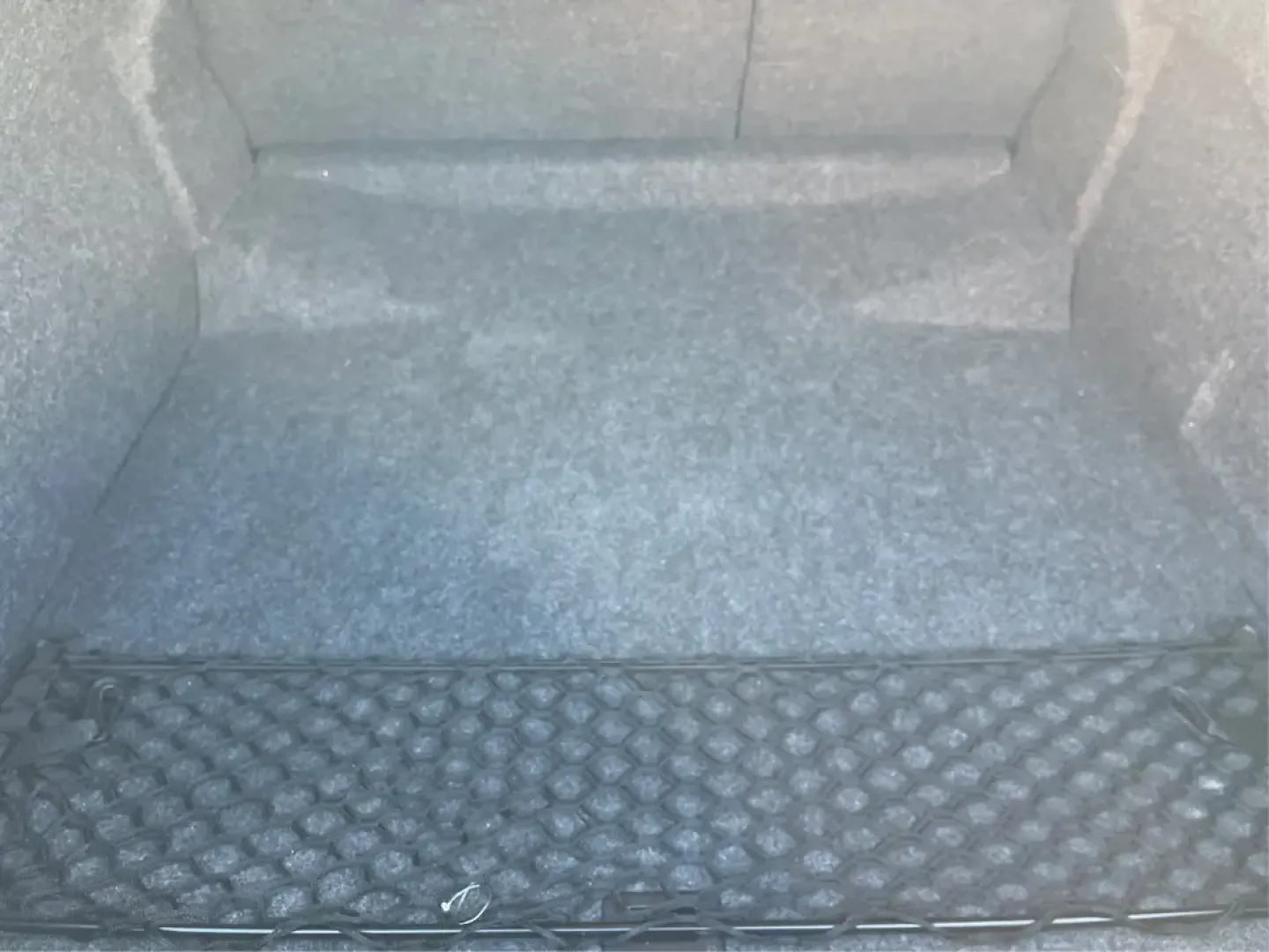 2014 Chevrolet Malibu 1LT (1G11C5SL7EF) with an ECOTEC 2.5L I-4 gasoline direct injection engine, 6-Speed Automatic transmission, located at 880 E. National Road, Vandalia, OH, 45377, (937) 908-9800, 39.891918, -84.183594 - Are you ready to elevate your daily commute or make unforgettable memories on weekend adventures? The 2014 Chevrolet Malibu 1LT, now available at Advantage Car and Credit in Xenia, OH, is the perfect sedan for those seeking a reliable, stylish, and feature-packed vehicle without breaking the bank. W - Photo#12