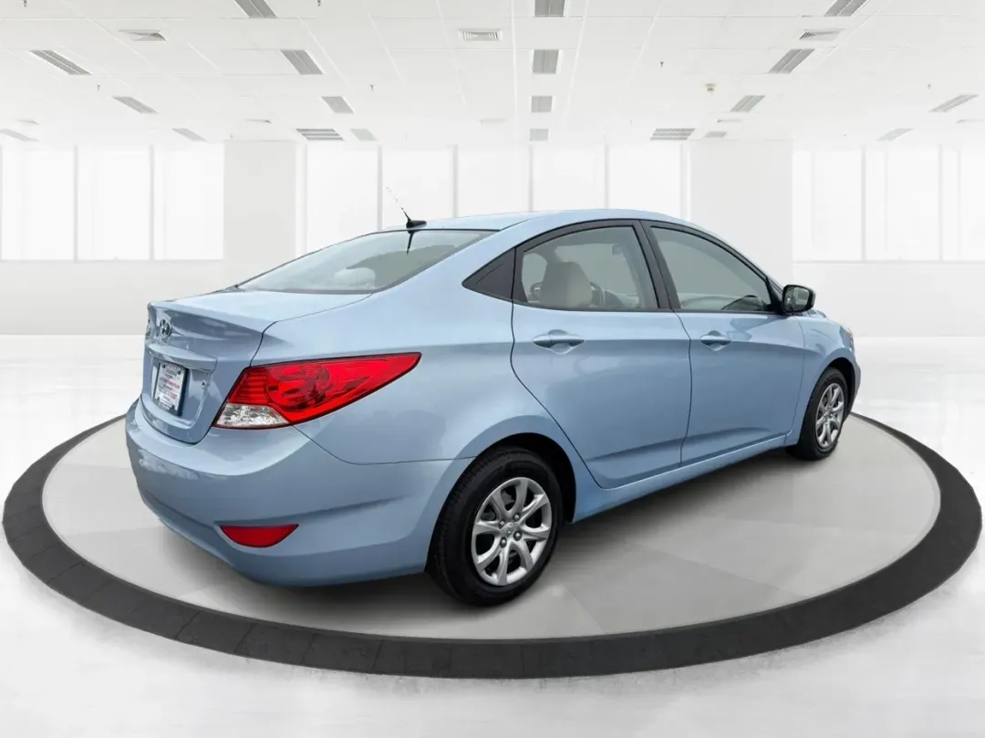 2014 Hyundai Accent GLS (KMHCT4AE6EU) with an 1.6L I-4 gasoline direct injection engine, located at 1230 East Main St, Xenia, OH, 45385, (937) 908-9800, 39.688026, -83.910172 - Discover the perfect blend of reliability and style with the 2014 Hyundai Accent GLS, an exceptional sedan ideally suited for budget-conscious buyers and those embarking on new journeys. Whether you're navigating the bustling streets of Moraine, OH, or taking a scenic drive through nearby Dayton, th - Photo#2