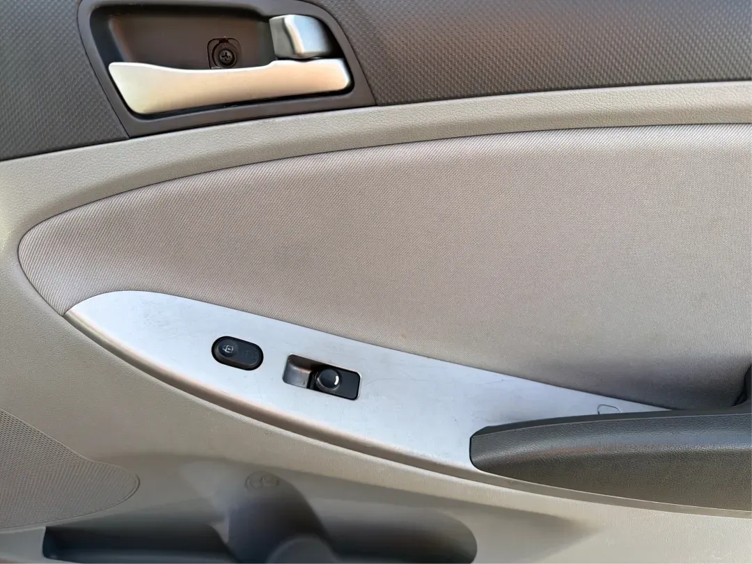 2016 Hyundai Accent SE (KMHCT4AE7GU) with an 1.6L I-4 gasoline direct injection engine, located at 4508 South Dixie Dr, Moraine, OH, 45439, (937) 908-9800, 39.689976, -84.218452 - **Discover Your Next Adventure with This 2016 Hyundai Accent SE Sedan!**<br /> <br /> Are you looking for a reliable vehicle to elevate your daily commute or weekend getaways? Look no further than the stunning 2016 Hyundai Accent SE Sedan available at Advantage Car and Credit. Located at 1951 S Dayt - Photo#17