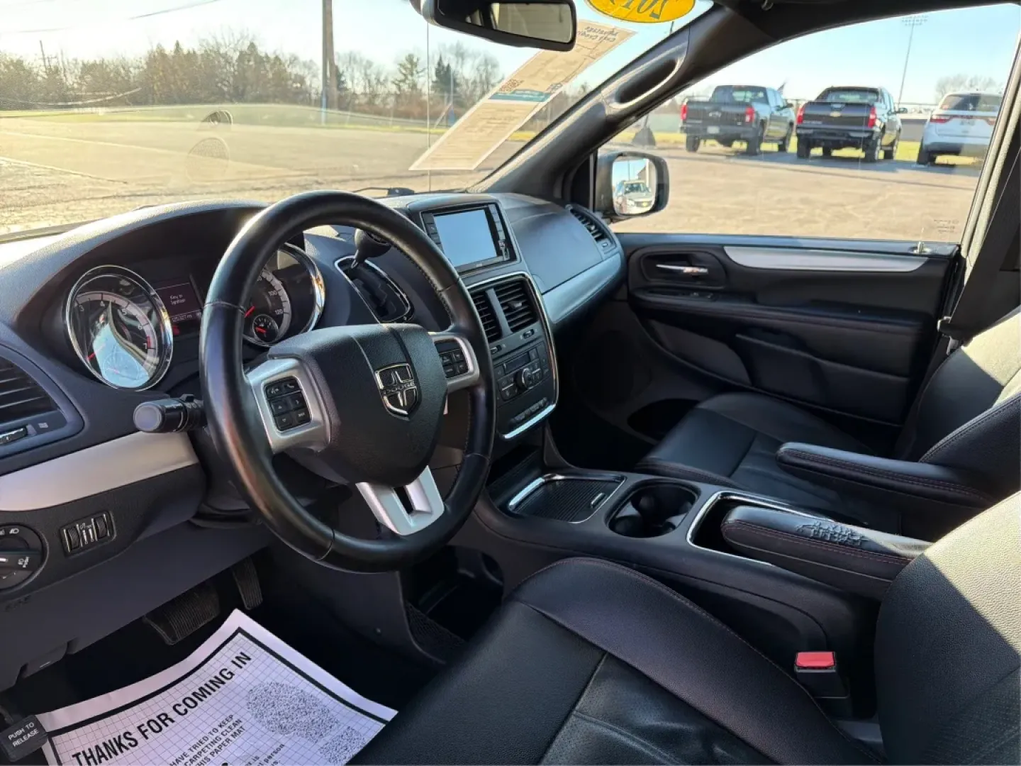 2019 Dodge Grand Caravan GT (2C4RDGEG3KR) with an Pentastar 3.6L V-6 DOHC engine, located at 1099 N County Rd 25A , Troy, OH, 45373, (937) 908-9800, 40.057079, -84.212883 - Step into the world of family adventures and daily commutes with the 2019 Dodge Grand Caravan GT, now available at Advantage Car and Credit - Piqua in Piqua, OH. Whether you're shuttling the kids to soccer practice or planning a weekend getaway, this versatile passenger van is designed to meet all y - Photo#9
