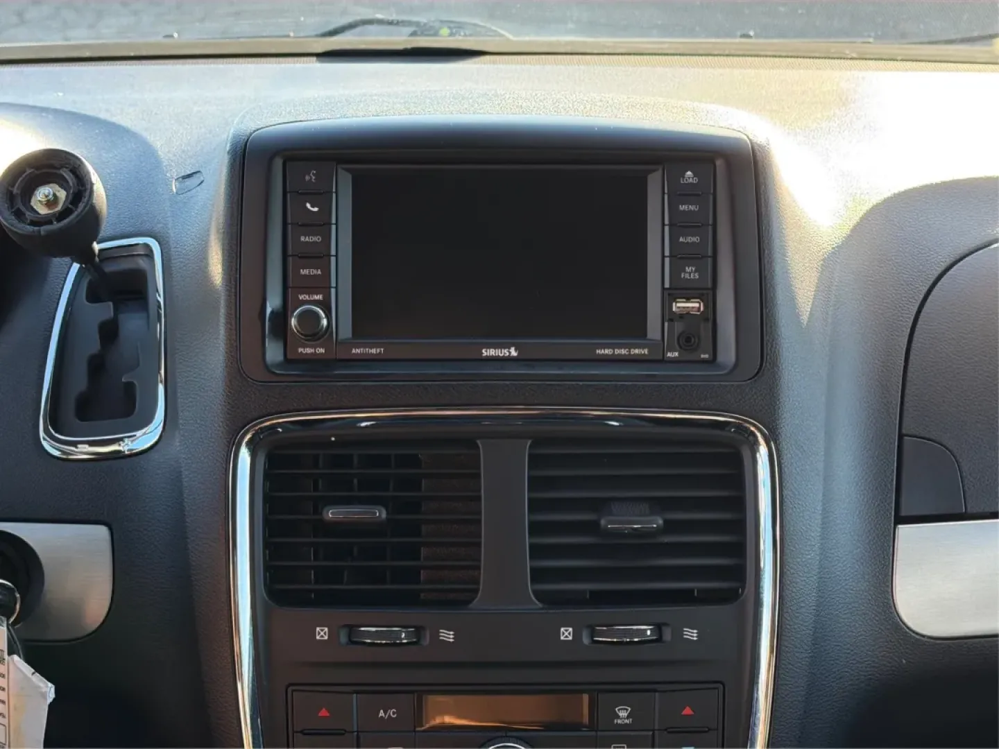 2019 Dodge Grand Caravan GT (2C4RDGEG3KR) with an Pentastar 3.6L V-6 DOHC engine, located at 1099 N County Rd 25A , Troy, OH, 45373, (937) 908-9800, 40.057079, -84.212883 - Step into the world of family adventures and daily commutes with the 2019 Dodge Grand Caravan GT, now available at Advantage Car and Credit - Piqua in Piqua, OH. Whether you're shuttling the kids to soccer practice or planning a weekend getaway, this versatile passenger van is designed to meet all y - Photo#13