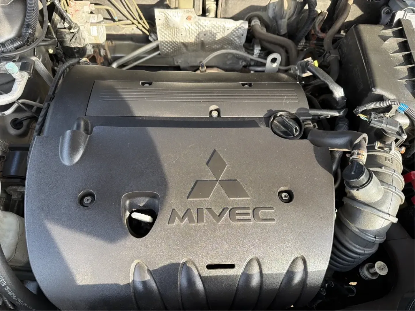 2015 Mitsubishi Outlander ES (4A4AP3AUXFE) with an 2L I-4 DOHC engine, located at 8750 N County Rd 25A, Piqua, OH, 45356, (937) 908-9800, 40.164391, -84.232513 - **Discover Adventure with the 2015 Mitsubishi Outlander - Perfect for Families and Road Trips!**<br /> <br /> At Advantage Car and Credit - Piqua, located at 8750 N County Rd 25A, Piqua, OH 45356, we understand that life is about experiences-whether it's weekend getaways, school runs, or family adve - Photo#11