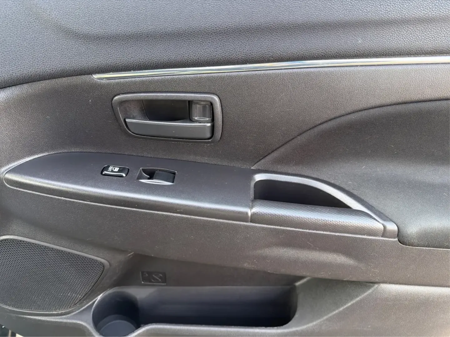 2015 Mitsubishi Outlander ES (4A4AP3AUXFE) with an 2L I-4 DOHC engine, located at 8750 N County Rd 25A, Piqua, OH, 45356, (937) 908-9800, 40.164391, -84.232513 - **Discover Adventure with the 2015 Mitsubishi Outlander - Perfect for Families and Road Trips!**<br /> <br /> At Advantage Car and Credit - Piqua, located at 8750 N County Rd 25A, Piqua, OH 45356, we understand that life is about experiences-whether it's weekend getaways, school runs, or family adve - Photo#18