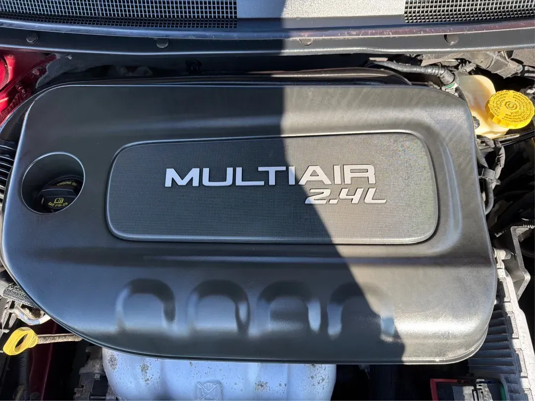 2015 Chrysler 200 C (1C3CCCCB6FN) with an Other engine, located at 4508 South Dixie Dr, Moraine, OH, 45439, (937) 908-9800, 39.689976, -84.218452 - **Elevate Your Everyday with the 2015 Chrysler 200 Sedan: Perfect for Your Lifestyle!**<br /> <br /> Are you searching for a reliable, stylish sedan that fits perfectly into your daily life? Look no further than this stunning 2015 Chrysler 200, available now at Advantage Car and Credit in Moraine, O - Photo#11