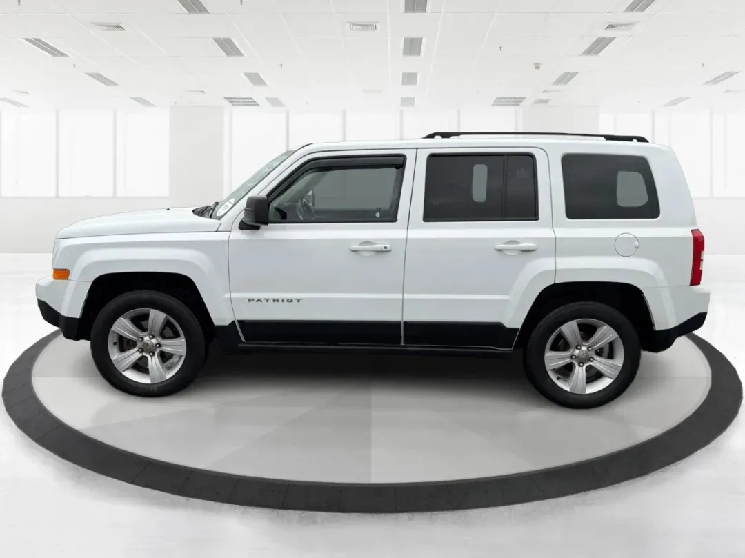 2016 Jeep Patriot Latitude (1C4NJRFB1GD) with an 2.4L I-4 DOHC engine, located at 1184 Kauffman Ave, Fairborn, OH, 45324, (937) 908-9800, 39.807072, -84.030914 - ### Discover Your Next Adventure with the 2016 Jeep Patriot Latitude at Advantage Car and Credit Fairborn<br /> <br /> Embrace the freedom of the open road with the remarkable 2016 Jeep Patriot Latitude, available now at Advantage Car and Credit in Fairborn, OH. This versatile SUV is ideal for thos - Photo#5
