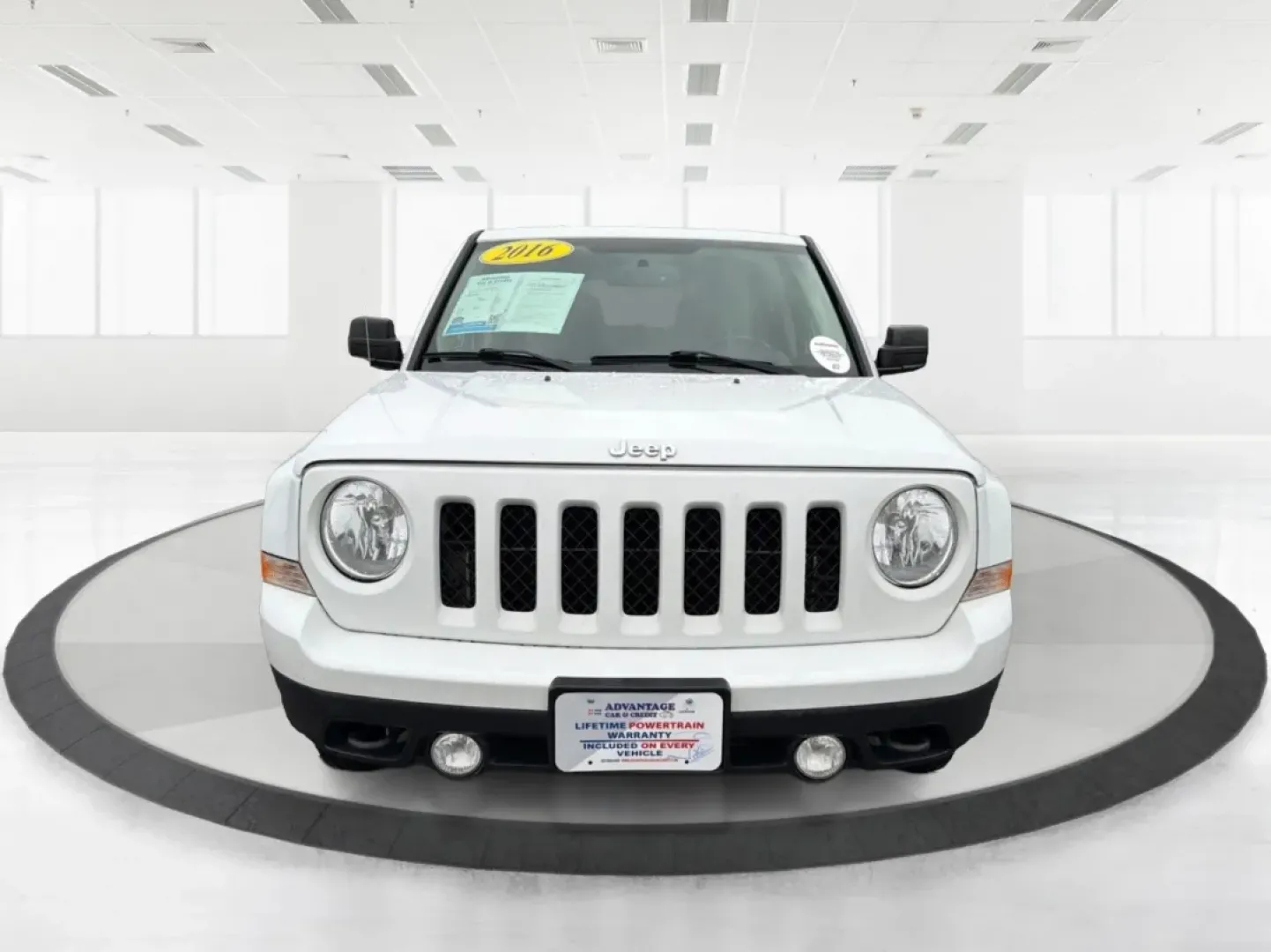 2016 Jeep Patriot Latitude (1C4NJRFB1GD) with an 2.4L I-4 DOHC engine, located at 1184 Kauffman Ave, Fairborn, OH, 45324, (937) 908-9800, 39.807072, -84.030914 - ### Discover Your Next Adventure with the 2016 Jeep Patriot Latitude at Advantage Car and Credit Fairborn<br /> <br /> Embrace the freedom of the open road with the remarkable 2016 Jeep Patriot Latitude, available now at Advantage Car and Credit in Fairborn, OH. This versatile SUV is ideal for thos - Photo#7