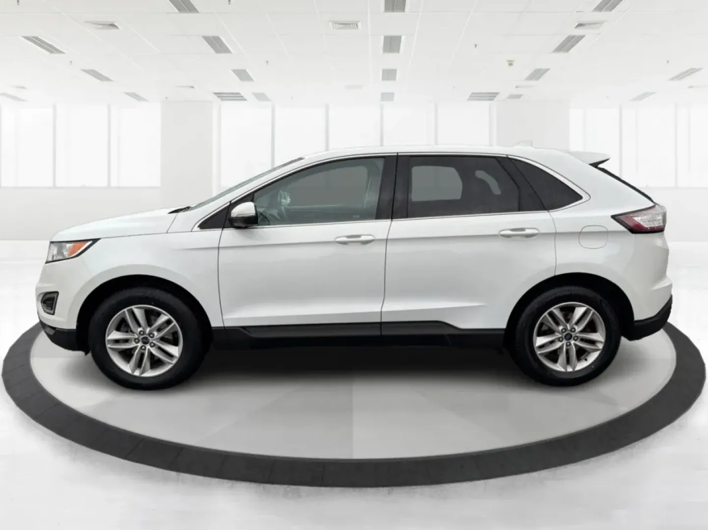 2016 Ford Edge SEL (2FMPK3J98GB) with an Other engine, located at 1099 N County Rd 25A , Troy, OH, 45373, (937) 908-9800, 40.057079, -84.212883 - ### Experience Comfort and Versatility in the 2016 Ford Edge SEL at Advantage Car and Credit - Troy<br /> <br /> Looking for the perfect blend of style, comfort, and functionality? The 2016 Ford Edge SEL, available at Advantage Car and Credit in Troy, OH, is tailored for those who lead an active lif - Photo#5