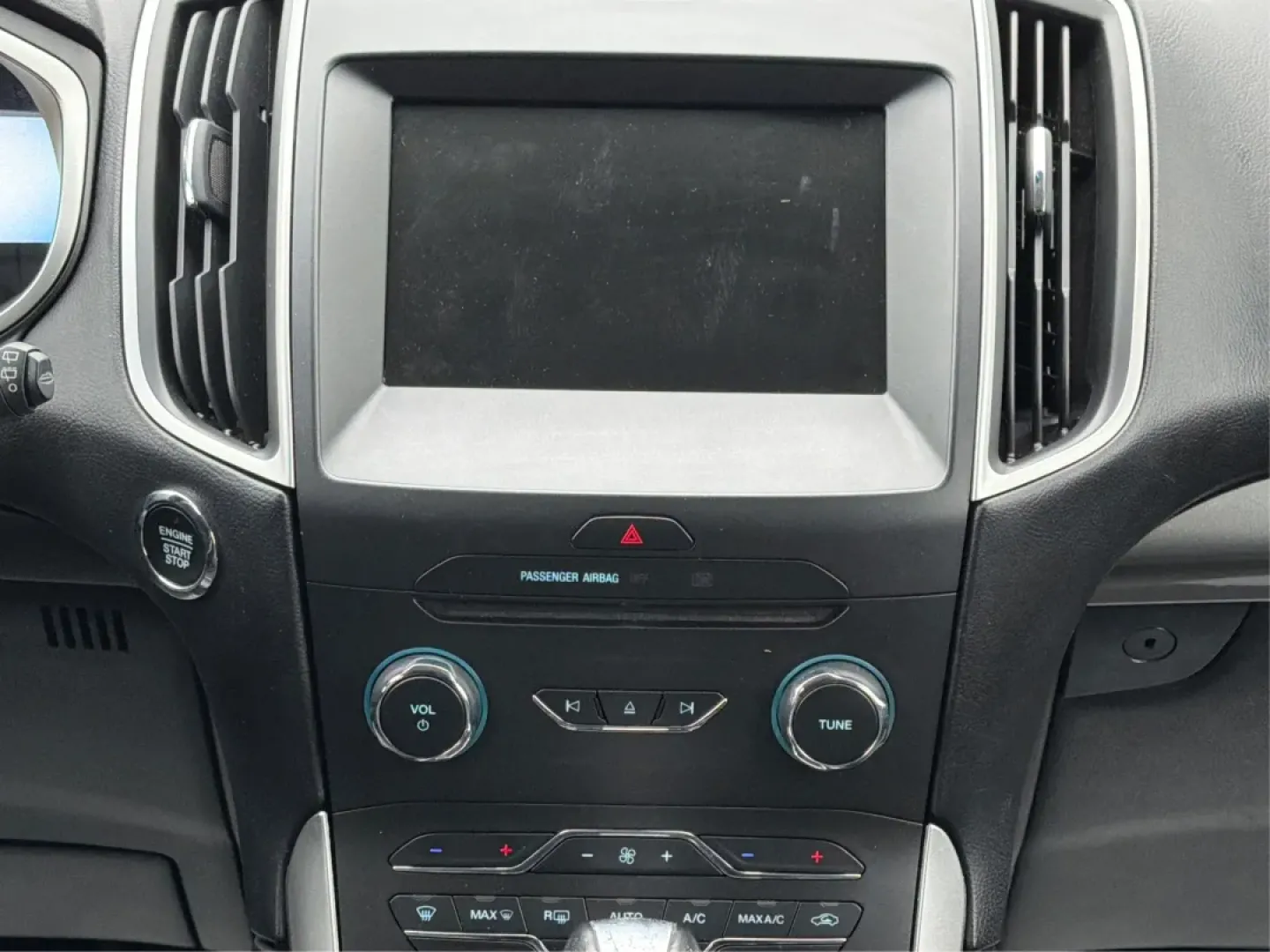 2016 Ford Edge SEL (2FMPK3J98GB) with an Other engine, located at 1099 N County Rd 25A , Troy, OH, 45373, (937) 908-9800, 40.057079, -84.212883 - ### Experience Comfort and Versatility in the 2016 Ford Edge SEL at Advantage Car and Credit - Troy<br /> <br /> Looking for the perfect blend of style, comfort, and functionality? The 2016 Ford Edge SEL, available at Advantage Car and Credit in Troy, OH, is tailored for those who lead an active lif - Photo#13