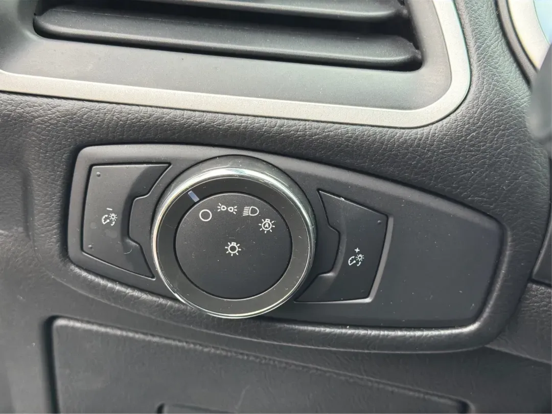 2016 Ford Edge SEL (2FMPK3J98GB) with an Other engine, located at 1099 N County Rd 25A , Troy, OH, 45373, (937) 908-9800, 40.057079, -84.212883 - ### Experience Comfort and Versatility in the 2016 Ford Edge SEL at Advantage Car and Credit - Troy<br /> <br /> Looking for the perfect blend of style, comfort, and functionality? The 2016 Ford Edge SEL, available at Advantage Car and Credit in Troy, OH, is tailored for those who lead an active lif - Photo#17