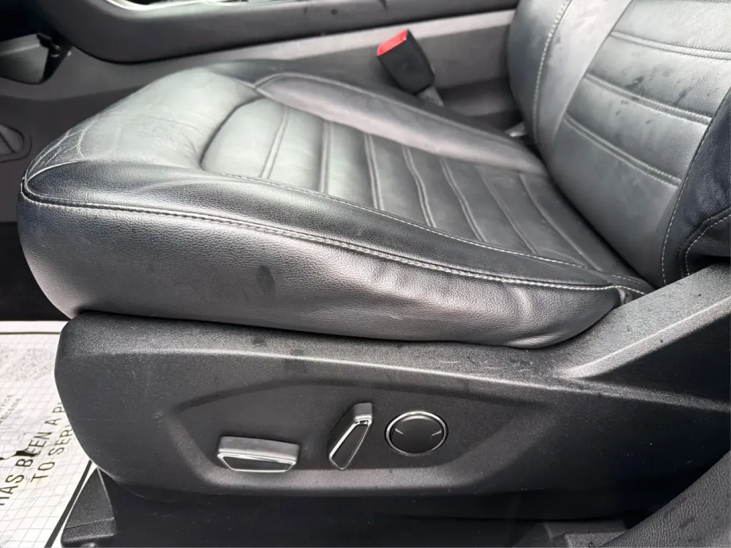 2016 Ford Edge SEL (2FMPK3J98GB) with an Other engine, located at 1099 N County Rd 25A , Troy, OH, 45373, (937) 908-9800, 40.057079, -84.212883 - ### Experience Comfort and Versatility in the 2016 Ford Edge SEL at Advantage Car and Credit - Troy<br /> <br /> Looking for the perfect blend of style, comfort, and functionality? The 2016 Ford Edge SEL, available at Advantage Car and Credit in Troy, OH, is tailored for those who lead an active lif - Photo#18