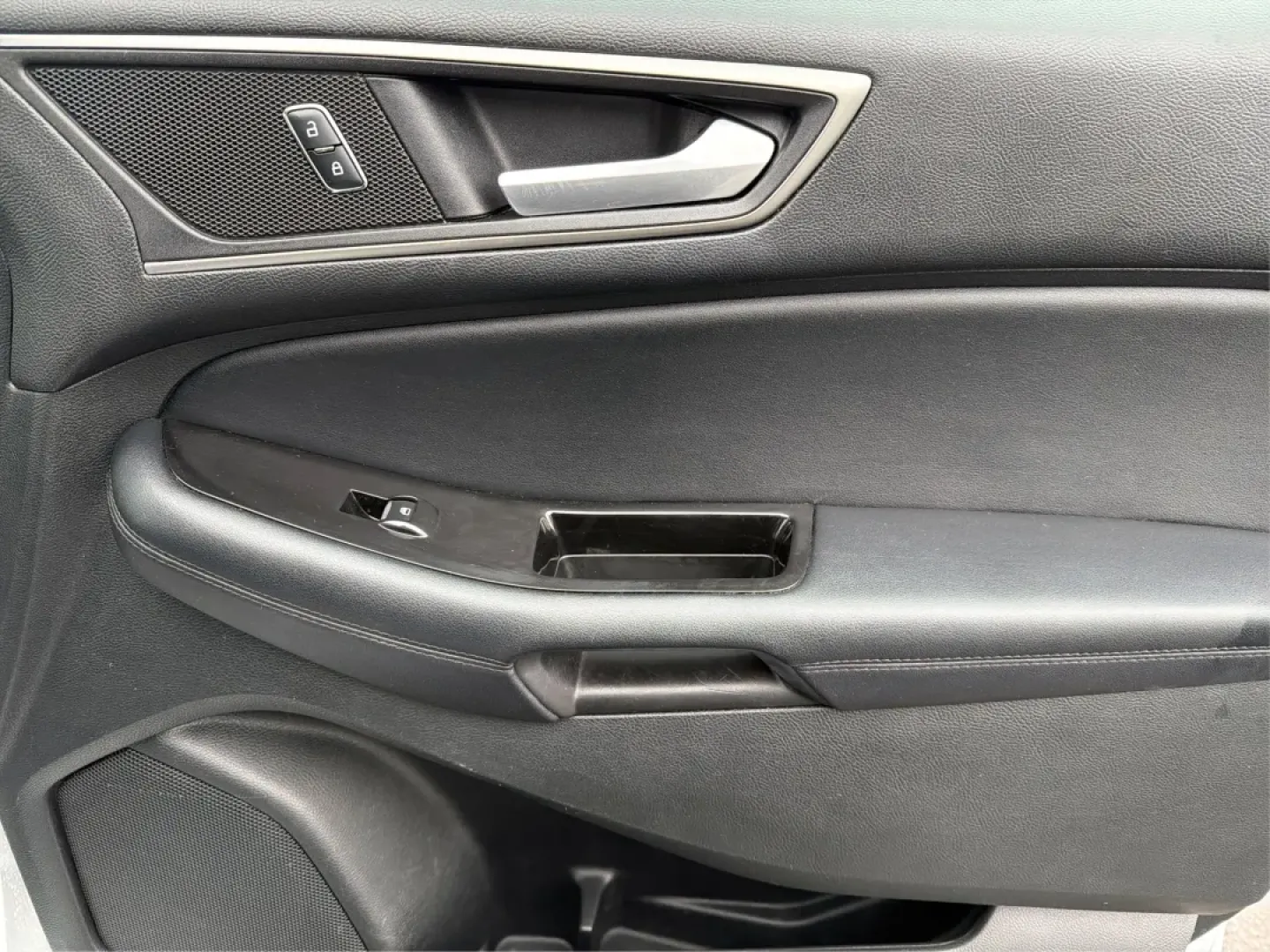 2016 Ford Edge SEL (2FMPK3J98GB) with an Other engine, located at 1099 N County Rd 25A , Troy, OH, 45373, (937) 908-9800, 40.057079, -84.212883 - ### Experience Comfort and Versatility in the 2016 Ford Edge SEL at Advantage Car and Credit - Troy<br /> <br /> Looking for the perfect blend of style, comfort, and functionality? The 2016 Ford Edge SEL, available at Advantage Car and Credit in Troy, OH, is tailored for those who lead an active lif - Photo#20