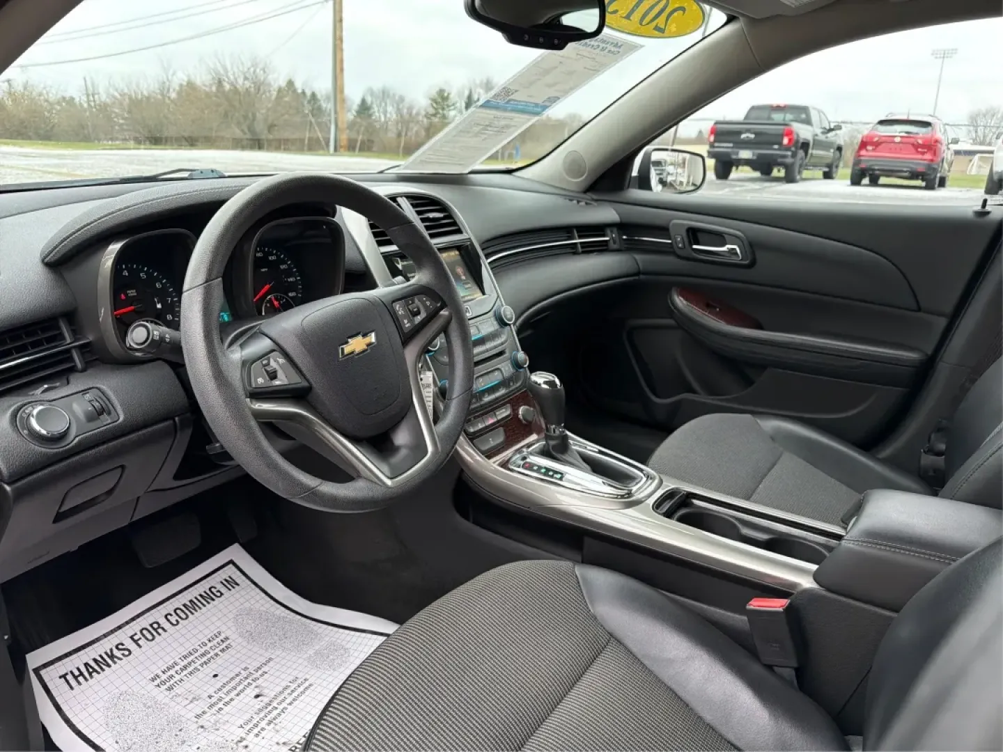 2013 Chevrolet Malibu 1LT (1G11C5SA5DF) with an ECOTEC 2.5L I-4 gasoline direct injection engine, located at 4508 South Dixie Dr, Moraine, OH, 45439, (937) 908-9800, 39.689976, -84.218452 - **Experience Comfort and Reliability with the 2013 Chevrolet Malibu 1LT at Advantage Car and Credit - Moraine**<br /> <br /> Are you searching for the perfect vehicle that combines comfort, style, and affordability? Look no further! The 2013 Chevrolet Malibu 1LT is ideal for daily commuters, growing - Photo#9