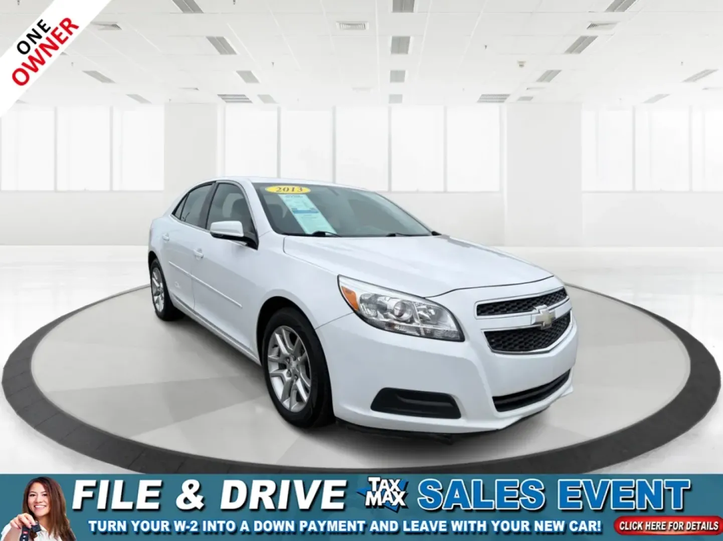 2013 Chevrolet Malibu 1LT (1G11C5SA5DF) with an ECOTEC 2.5L I-4 gasoline direct injection engine, located at 4508 South Dixie Dr, Moraine, OH, 45439, (937) 908-9800, 39.689976, -84.218452 - **Experience Comfort and Reliability with the 2013 Chevrolet Malibu 1LT at Advantage Car and Credit - Moraine**<br /> <br /> Are you searching for the perfect vehicle that combines comfort, style, and affordability? Look no further! The 2013 Chevrolet Malibu 1LT is ideal for daily commuters, growing - Photo#0