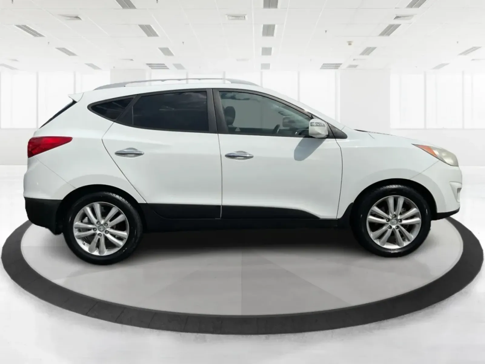 2013 Hyundai Tucson Limited (KM8JU3AC4DU) with an Other engine, located at 1951 S Dayton Lakeview Rd., New Carlisle, OH, 45344, (937) 908-9800, 39.890999, -84.050255 - Are you ready to elevate your daily commute or embark on weekend adventures? The 2013 Hyundai Tucson Limited is the perfect SUV for those looking for reliability, comfort, and style. Ideal for growing families or budget-conscious buyers, this utility vehicle is designed to meet your diverse lifestyl - Photo#1