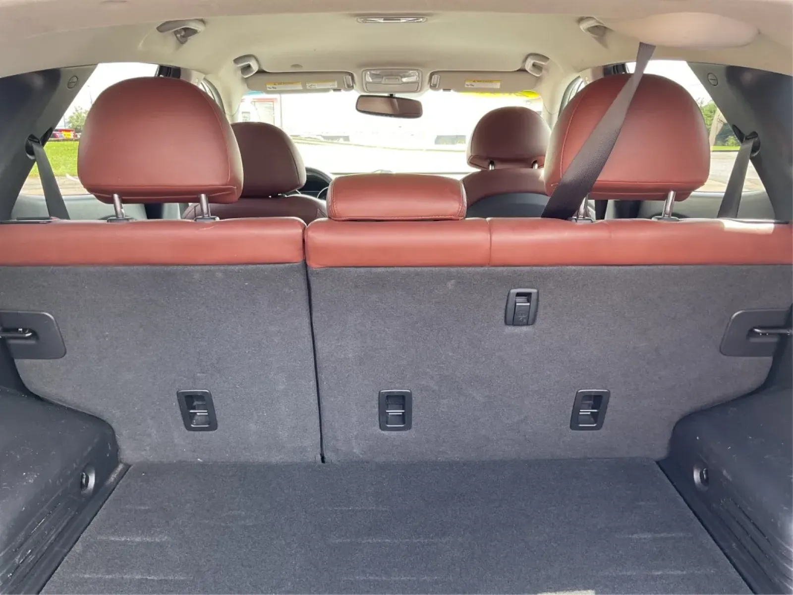 2013 Hyundai Tucson Limited (KM8JU3AC4DU) with an Other engine, located at 1951 S Dayton Lakeview Rd., New Carlisle, OH, 45344, (937) 908-9800, 39.890999, -84.050255 - Are you ready to elevate your daily commute or embark on weekend adventures? The 2013 Hyundai Tucson Limited is the perfect SUV for those looking for reliability, comfort, and style. Ideal for growing families or budget-conscious buyers, this utility vehicle is designed to meet your diverse lifestyl - Photo#12