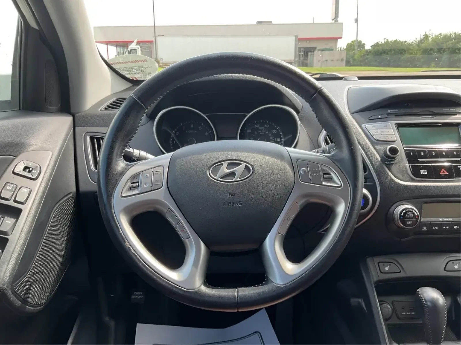 2013 Hyundai Tucson Limited (KM8JU3AC4DU) with an Other engine, located at 1951 S Dayton Lakeview Rd., New Carlisle, OH, 45344, (937) 908-9800, 39.890999, -84.050255 - Are you ready to elevate your daily commute or embark on weekend adventures? The 2013 Hyundai Tucson Limited is the perfect SUV for those looking for reliability, comfort, and style. Ideal for growing families or budget-conscious buyers, this utility vehicle is designed to meet your diverse lifestyl - Photo#16