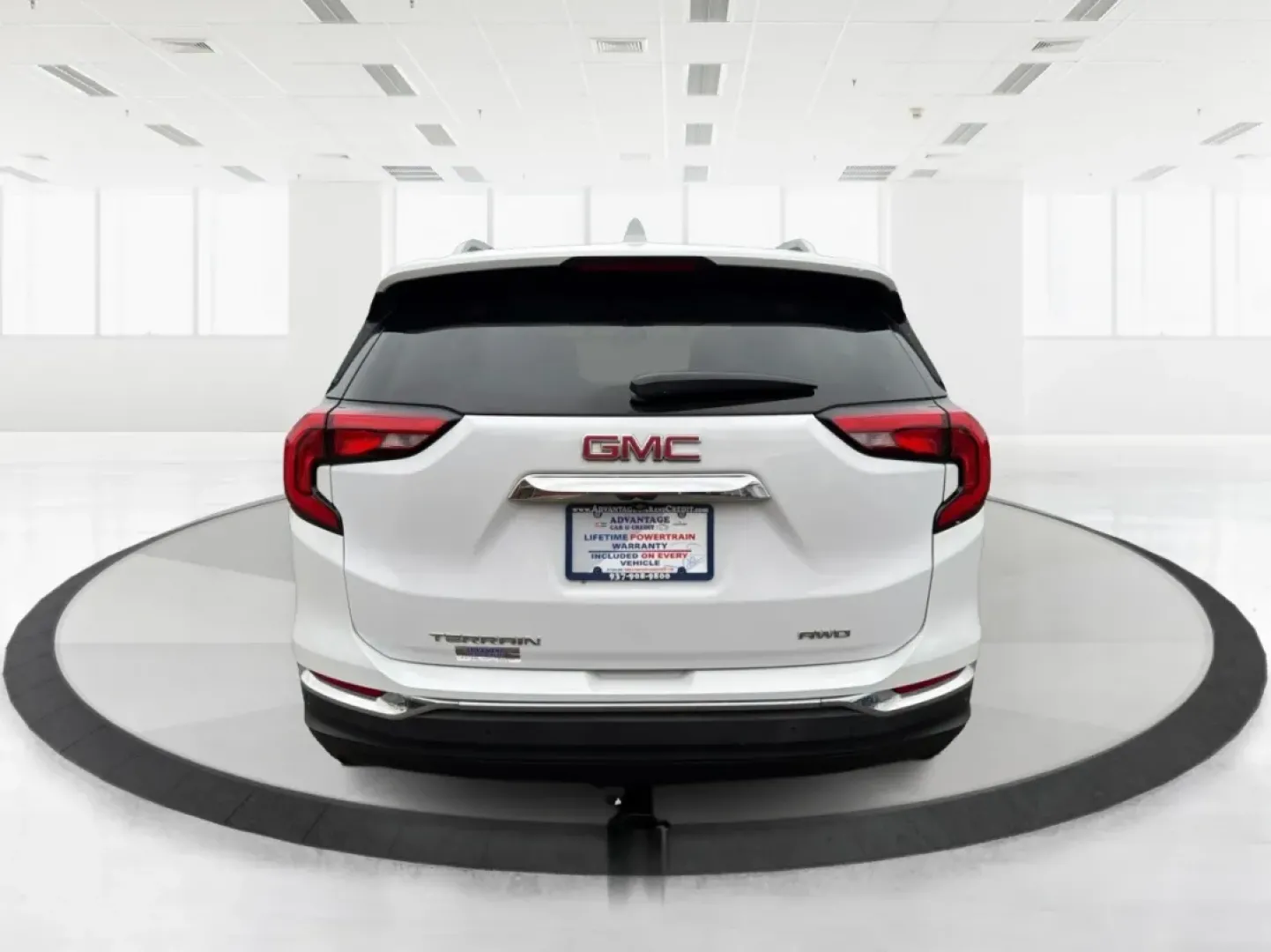 2019 GMC Terrain SLT (3GKALVEVXKL) with an Other engine, located at 8750 N County Rd 25A, Piqua, OH, 45356, (937) 908-9800, 40.164391, -84.232513 - ### Embrace Adventure with the 2019 GMC Terrain SLT Perfect for Your Active Lifestyle!<br /> <br /> Are you ready to elevate your journeys, whether it's a weekend escape to the scenic Miami and Erie Canal or a daily commute through the vibrant streets of Piqua, OH? Meet the 2019 GMC Terrain SLT, an - Photo#3