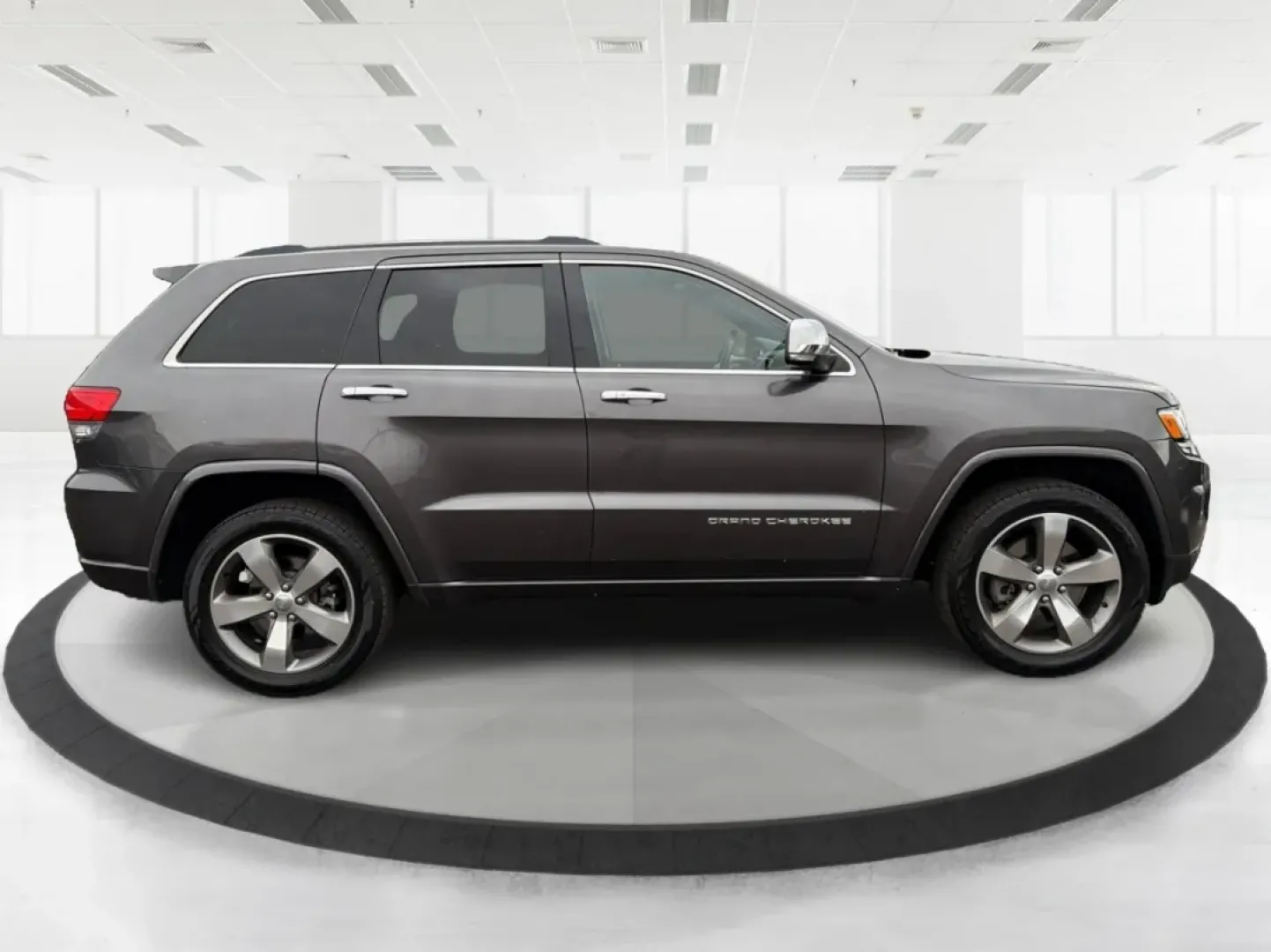 2015 Jeep Grand Cherokee Overland (1C4RJFCT6FC) with an Other engine, located at 1099 N County Rd 25A , Troy, OH, 45373, (937) 908-9800, 40.057079, -84.212883 - **Adventure Awaits: 2015 Jeep Grand Cherokee Overland - Your Perfect Family SUV!**<br /> <br /> If you're looking for a vehicle that perfectly balances comfort, style, and rugged capability, look no further than this stunning 2015 Jeep Grand Cherokee Overland. This SUV is not just a mode of transpor - Photo#1