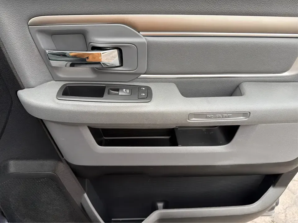 2016 Ram 1500 Big Horn (1C6RR7TTXGS) with an 5.7L V8 OHV 16V engine, 6A transmission, located at 1184 Kauffman Ave, Fairborn, OH, 45324, (937) 908-9800, 39.807072, -84.030914 - 2016 Ram 1500 Big Horn - Photo#19