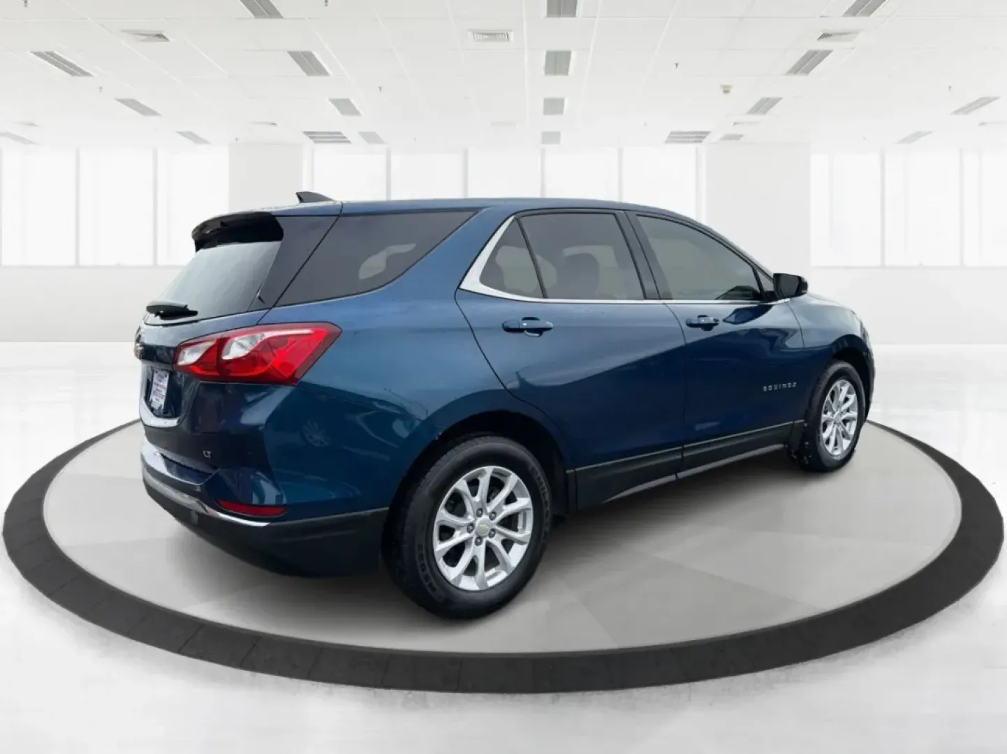 2019 Chevrolet Equinox LT (2GNAXKEV8K6) with an 1.5L I-4 gasoline direct injection engine, located at 880 E. National Road, Vandalia, OH, 45377, (937) 908-9800, 39.891918, -84.183594 - **Adventure Awaits with the 2019 Chevrolet Equinox LT at Advantage Car and Credit - Vandalia!**<br /> <br /> Discover the freedom of the open road with the 2019 Chevrolet Equinox LT, the perfect vehicle for your next adventure or daily commute. Whether you're navigating the bustling streets of Vanda - Photo#2