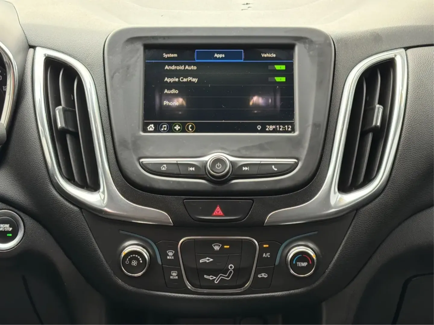 2019 Chevrolet Equinox LT (2GNAXKEV8K6) with an 1.5L I-4 gasoline direct injection engine, located at 880 E. National Road, Vandalia, OH, 45377, (937) 908-9800, 39.891918, -84.183594 - **Adventure Awaits with the 2019 Chevrolet Equinox LT at Advantage Car and Credit - Vandalia!**<br /> <br /> Discover the freedom of the open road with the 2019 Chevrolet Equinox LT, the perfect vehicle for your next adventure or daily commute. Whether you're navigating the bustling streets of Vanda - Photo#13