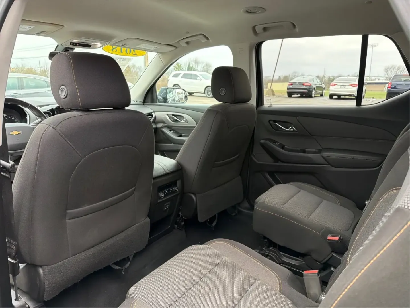 2018 Chevrolet Traverse 1LT (1GNERGKW6JJ) with an 3.6L V-6 gasoline direct injection engine, located at 1184 Kauffman Ave, Fairborn, OH, 45324, (937) 908-9800, 39.807072, -84.030914 - Are you ready to elevate your family's adventures, all while cruising in unparalleled comfort and style? Look no further than this stunning 2018 Chevrolet Traverse 1LT, now available at Advantage Car and Credit in Fairborn, OH! With ample space, cutting-edge technology, and a robust engine, this SUV - Photo#10