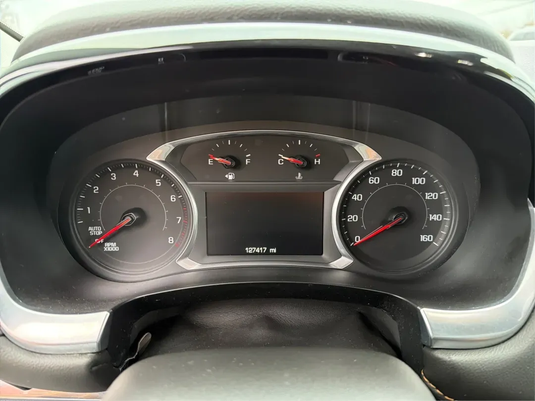 2018 Chevrolet Traverse 1LT (1GNERGKW6JJ) with an 3.6L V-6 gasoline direct injection engine, located at 1230 East Main St, Xenia, OH, 45385, (937) 908-9800, 39.688026, -83.910172 - Are you ready to elevate your family's adventures, all while cruising in unparalleled comfort and style? Look no further than this stunning 2018 Chevrolet Traverse 1LT, now available at Advantage Car and Credit in Fairborn, OH! With ample space, cutting-edge technology, and a robust engine, this SUV - Photo#15