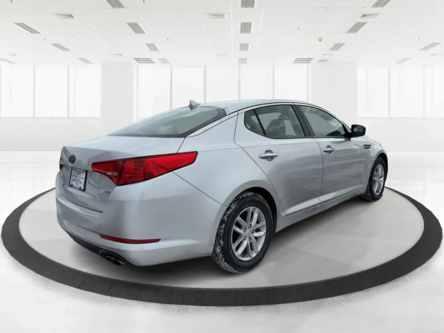 2013 Kia Optima LX (KNAGM4A74D5) with an 2.4L I-4 gasoline direct injection engine, located at 880 E. National Road, Vandalia, OH, 45377, (937) 908-9800, 39.891918, -84.183594 - **Discover Adventure with the 2013 Kia Optima LX at Advantage Car and Credit - Vandalia!** <br /> <br /> Are you ready to elevate your daily drive? Whether you're commuting to work, running errands, or planning a weekend getaway, the 2013 Kia Optima LX is the ideal sedan that seamlessly fits into y - Photo#2