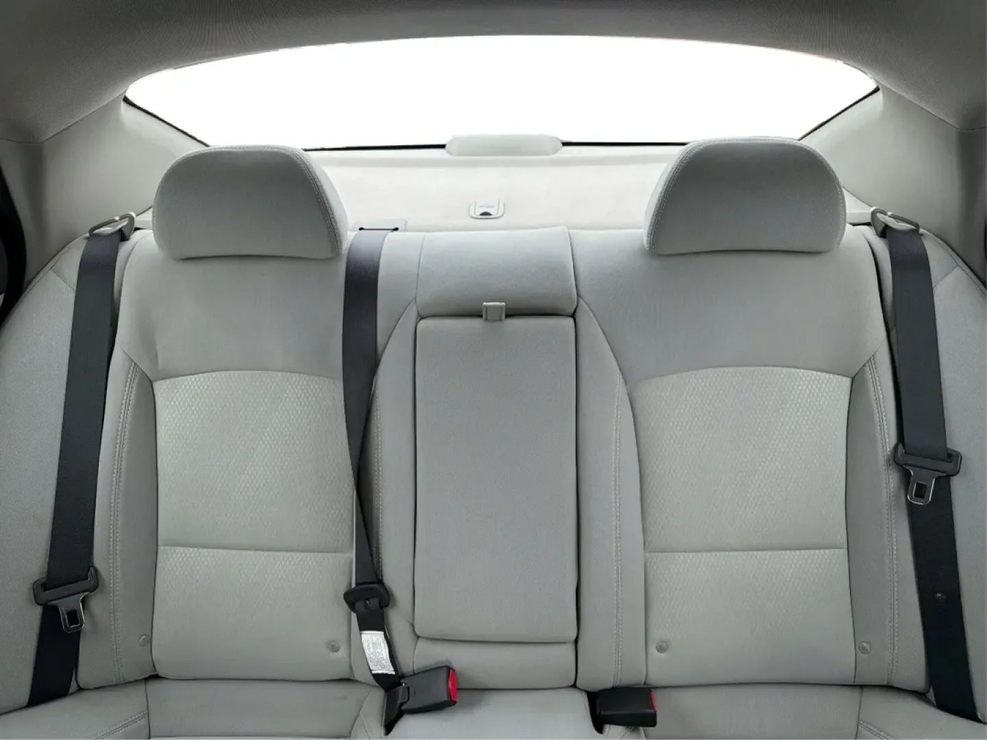 2013 Kia Optima LX (KNAGM4A74D5) with an 2.4L I-4 gasoline direct injection engine, located at 880 E. National Road, Vandalia, OH, 45377, (937) 908-9800, 39.891918, -84.183594 - **Discover Adventure with the 2013 Kia Optima LX at Advantage Car and Credit - Vandalia!** <br /> <br /> Are you ready to elevate your daily drive? Whether you're commuting to work, running errands, or planning a weekend getaway, the 2013 Kia Optima LX is the ideal sedan that seamlessly fits into y - Photo#14