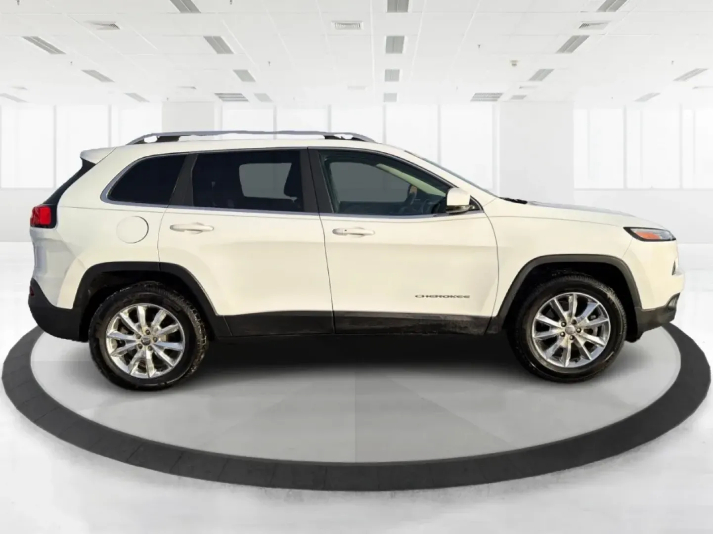 2014 Jeep Cherokee Limited (1C4PJMDS7EW) with an Other engine, located at 8750 N County Rd 25A, Piqua, OH, 45356, (937) 908-9800, 40.164391, -84.232513 - **Adventure Awaits in the 2014 Jeep Cherokee Limited Perfect for Families or Weekend Getaways!**<br /> <br /> Are you looking for a vehicle that's as versatile as your lifestyle? The 2014 Jeep Cherokee Limited, available at Advantage Car and Credit - Piqua, is your ticket to freedom on the open roa - Photo#1